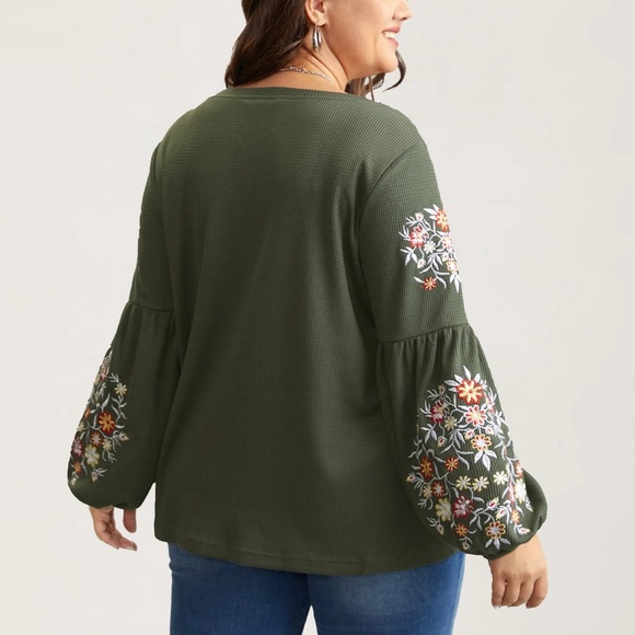 BloomChic Waffle Knit Floral Embroidered Lantern Sleeve T-shirt - Picture 2 of 8